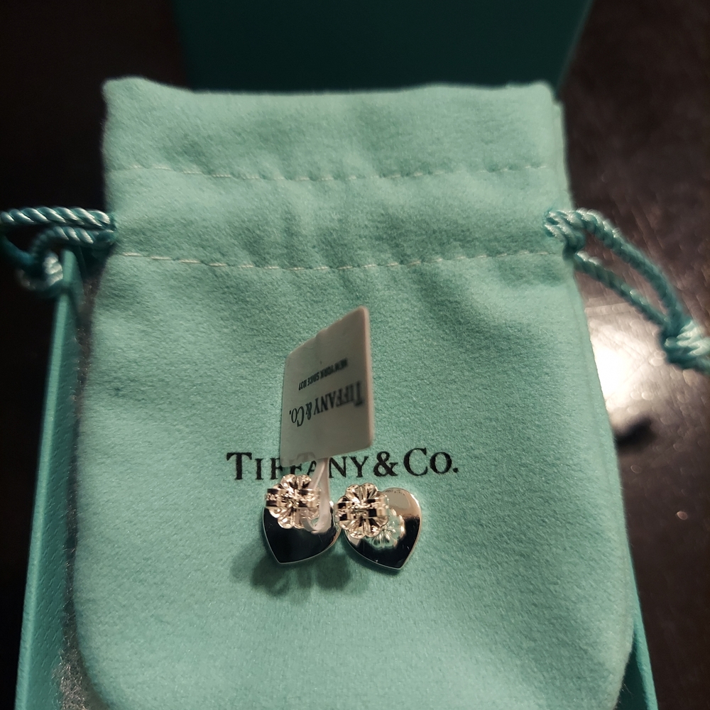 Tiffany & Co. Sterling Silver Heart Tag Stud Earrings with Aqua Blue Box - Picture 4 of 5